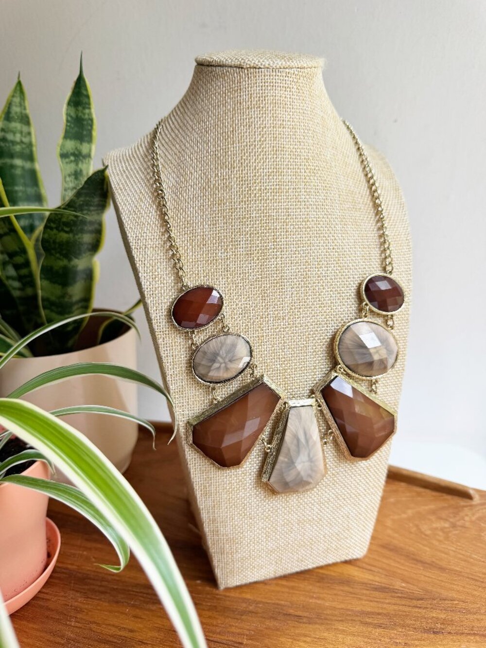 Chico's Brown Tan Faceted Marbled Geometric Stone Statement Necklace